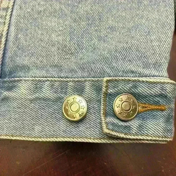Monroe & Main Ladies
USA Flag Denim Jean Jacket Size XL Buttons Light Blue - Picture 4 of 11